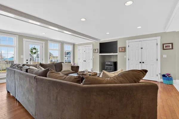 $1,175,000 | 99 Ashburton Avenue, Marshfield, MA 02050