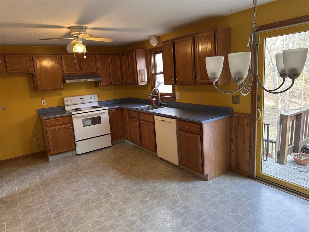 16 Reed Farm Road Lakeville, MA 02347 - Photo 3 of 27