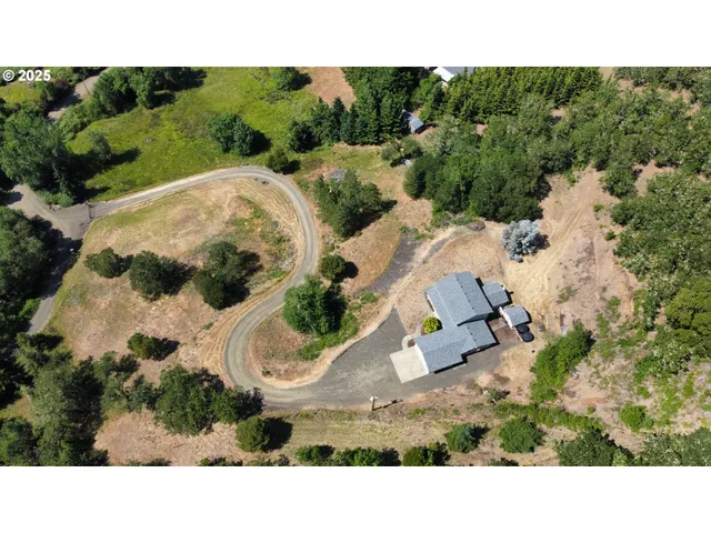 a view of a outdoor space