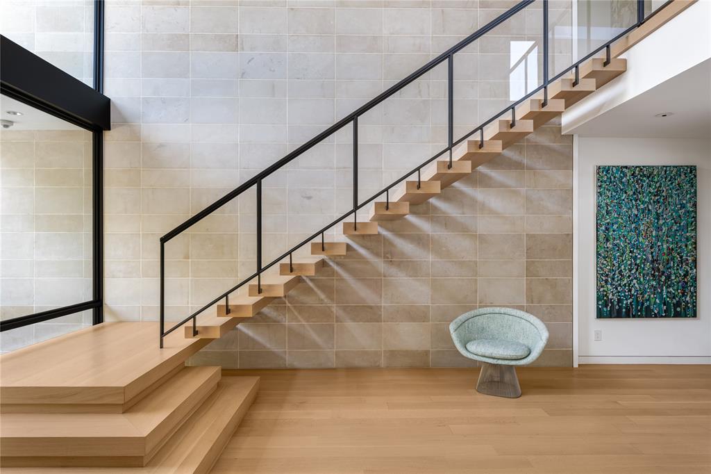 5420 Surrey Circle Dallas, TX 75209 - Photo 7 of 40