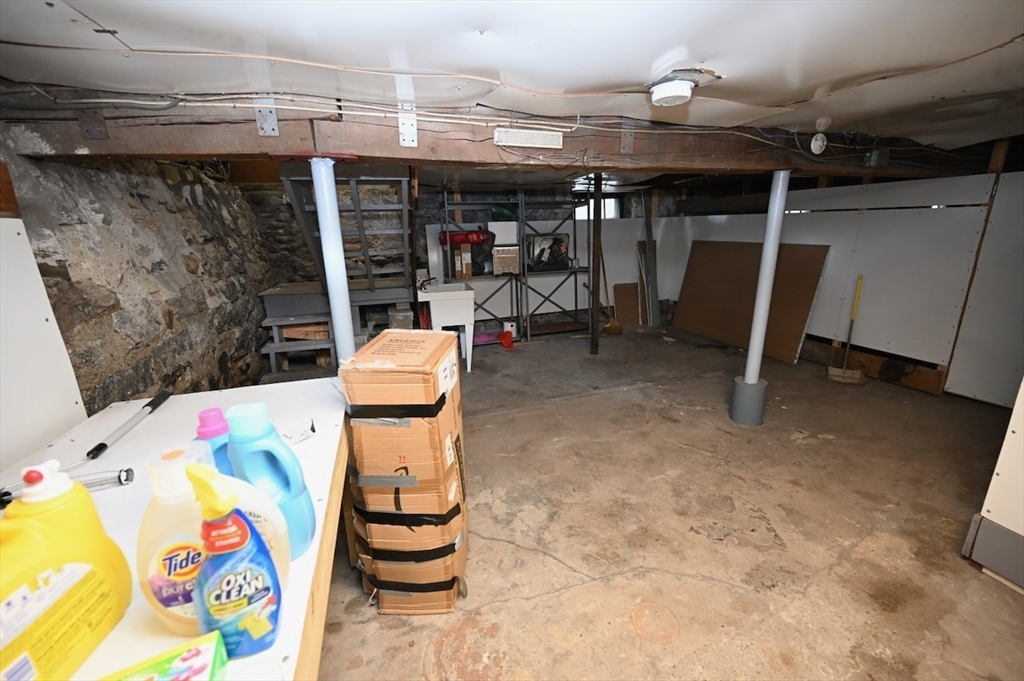 14 Derby Street Worcester, MA 01604 - Photo 19 of 23