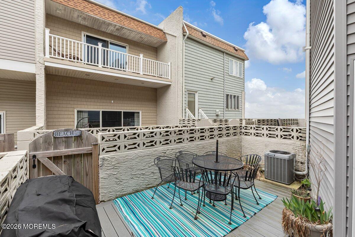 31 Village Road Sea Bright, NJ 07760 - Photo 22 of 23 3V0A8899