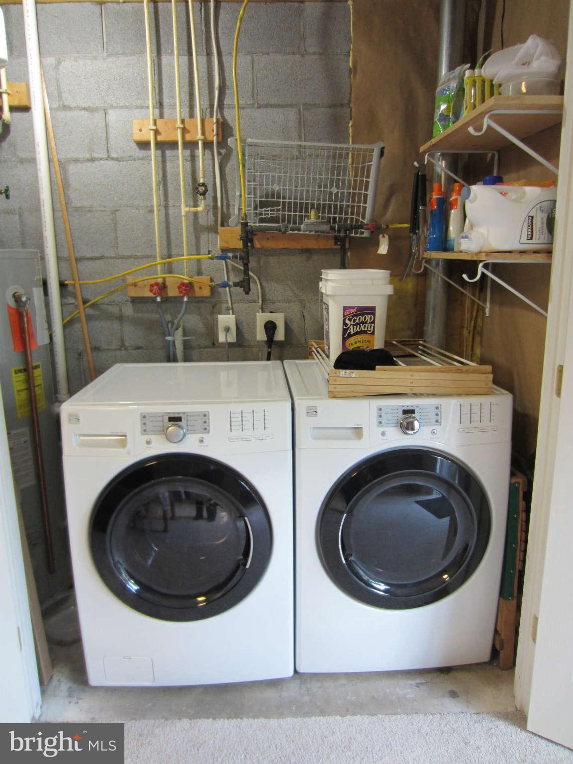 512 Ellison Court Frederick, MD 21703 - Photo 7 of 30 a utility room with dryer and washer