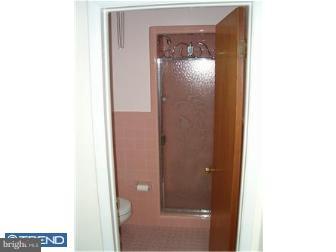 12039 Academy Road Philadelphia, PA 19154 - Photo 6 of 7 Bathroom