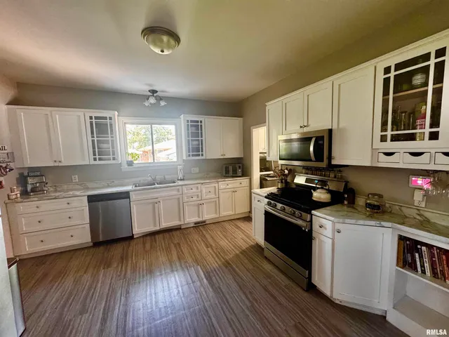 $165,000 | 1215 13th Street, Viola, IL 61486