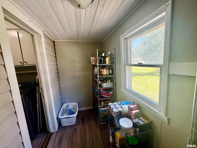 $165,000 | 1215 13th Street, Viola, IL 61486