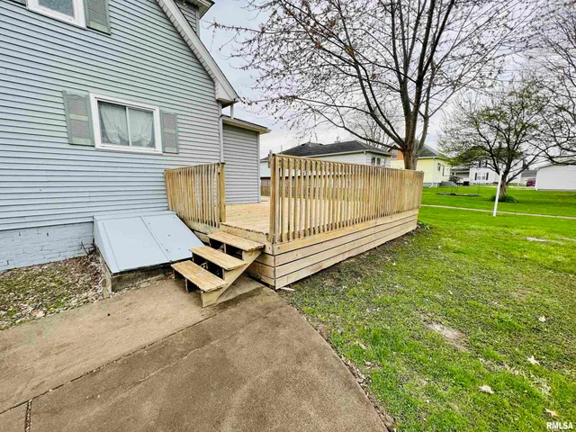 $165,000 | 1215 13th Street, Viola, IL 61486