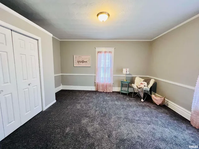 $165,000 | 1215 13th Street, Viola, IL 61486