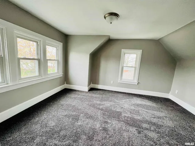 $165,000 | 1215 13th Street, Viola, IL 61486