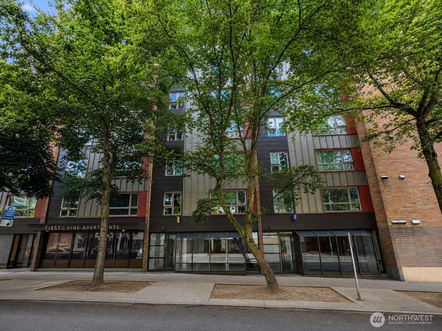 2523 1st Avenue, Unit (R) Seattle, WA 98121 - Photo 6 of 20 Gallery Image 6