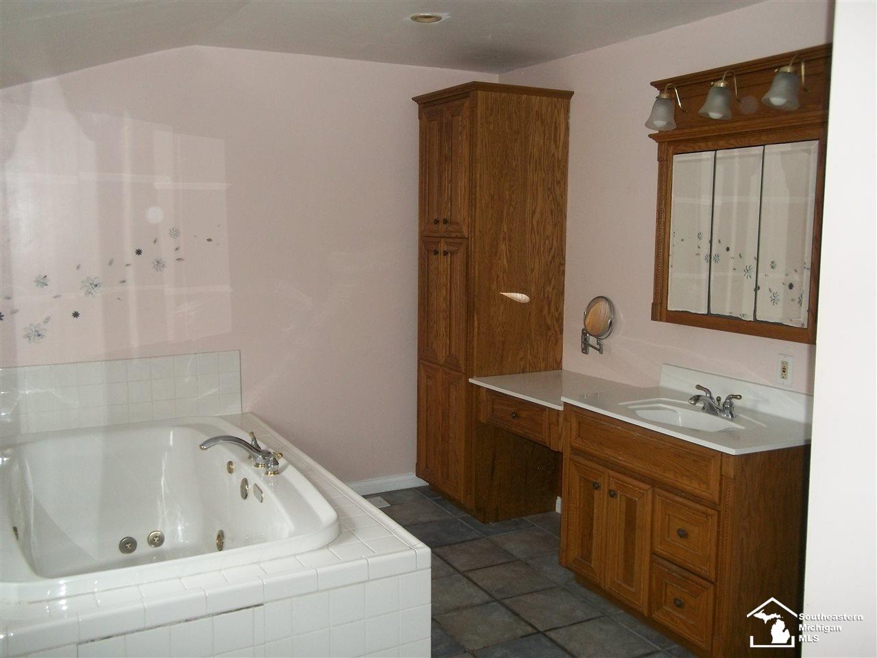 9285 Bay Creek Road Erie, MI 48133 - Photo 7 of 24