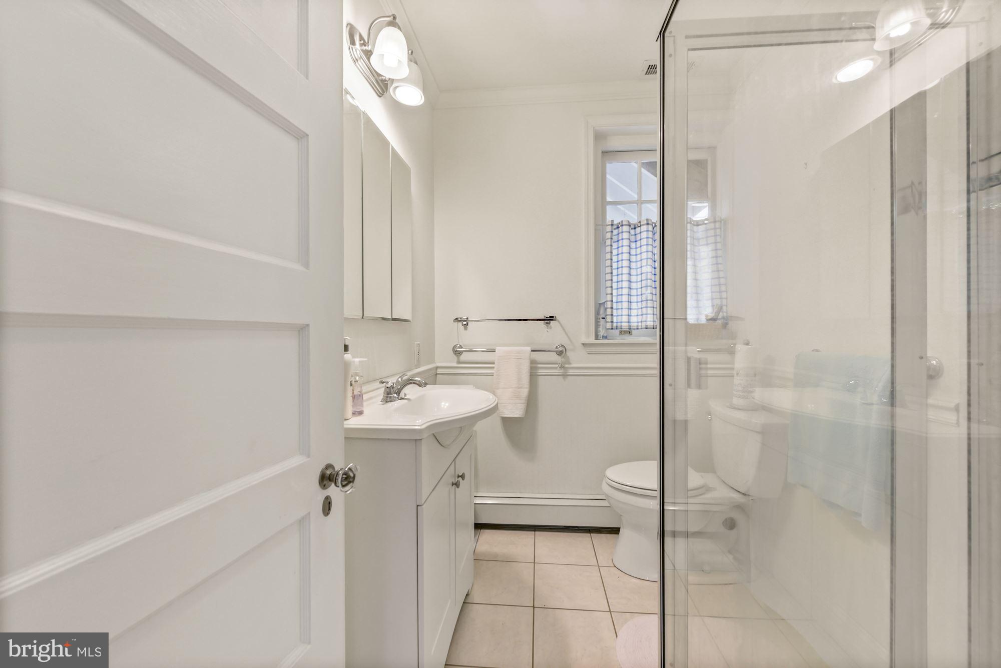 300 North Stanwick Road Moorestown, NJ 08057 - Photo 18 of 32 Full Bathroom - 1st Floor