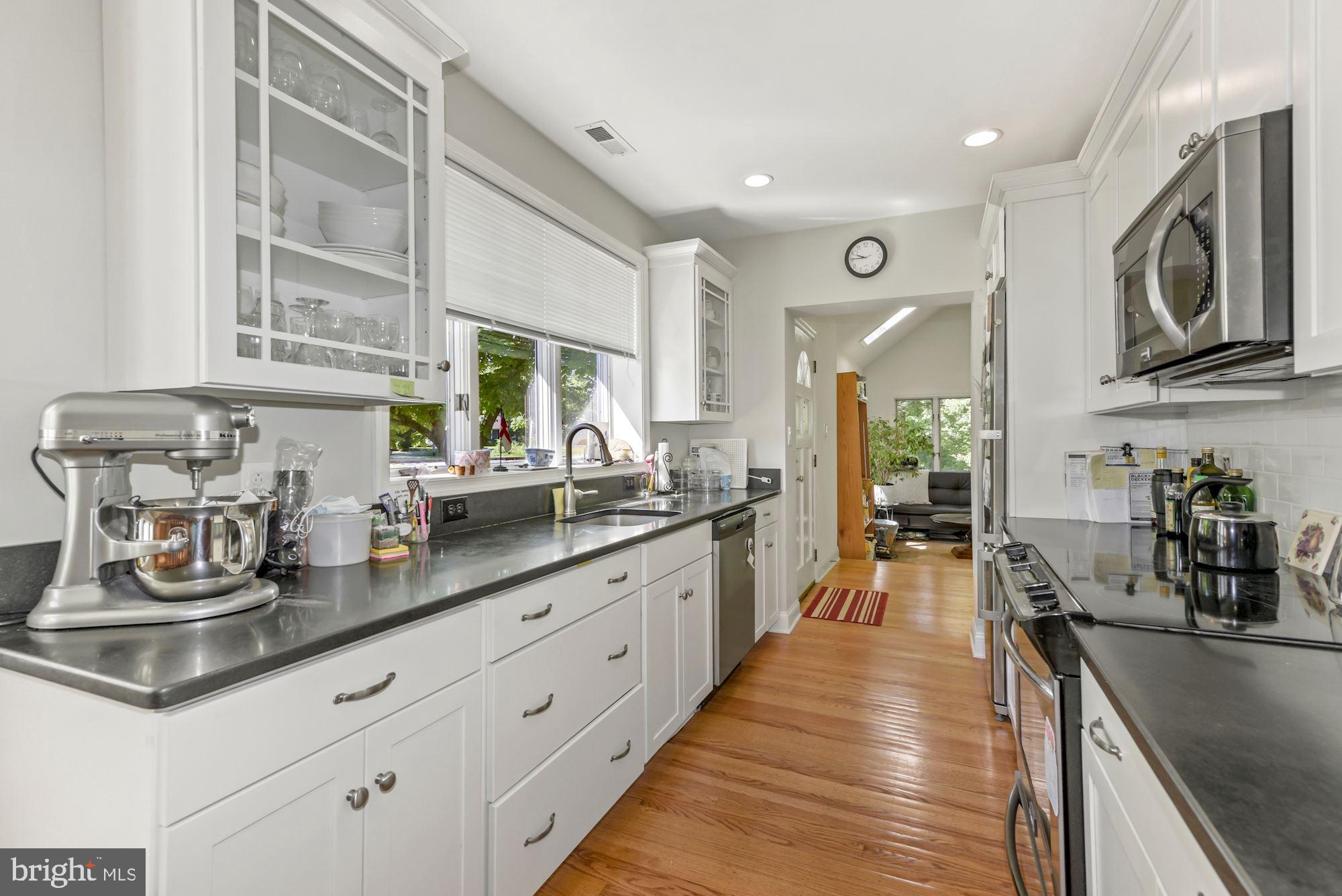 300 North Stanwick Road Moorestown, NJ 08057 - Photo 9 of 32 Kitchen