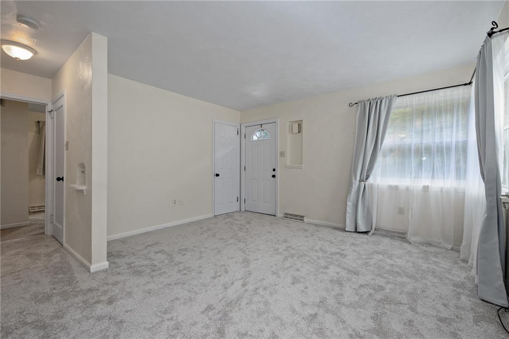 141 Kaylor Road Pittsburgh, PA 15237 - Photo 4 of 26 Gallery Image 4