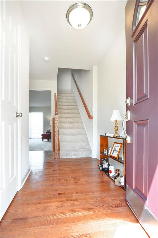 80 Castle View Drive McKees Rocks, PA 15136 - Photo 4 of 24 Foyer
