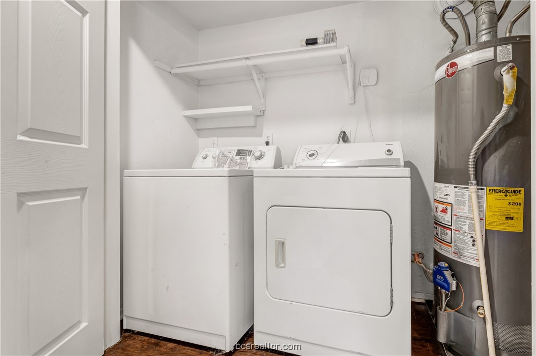 802-804 Navidad Street Bryan, TX 77801 - Photo 18 of 48 a utility room with dryer and washer