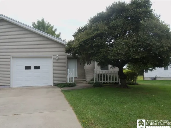 $199,500 | 5 Pleasant Avenue, Pomfret, NY 14063