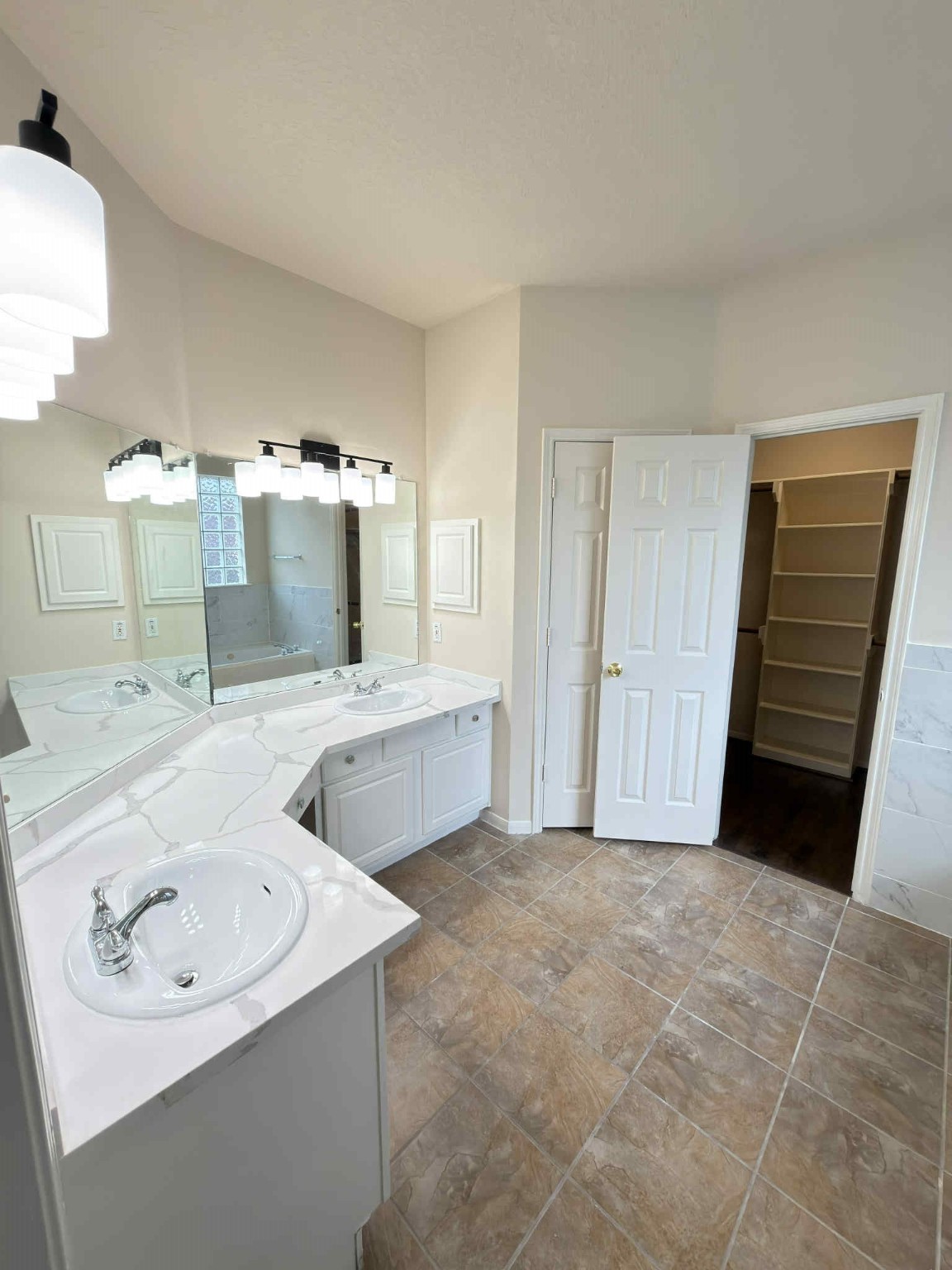 9531 Summer Run Houston, TX 77064 - Photo 16 of 29 a bathroom with a sink and mirror