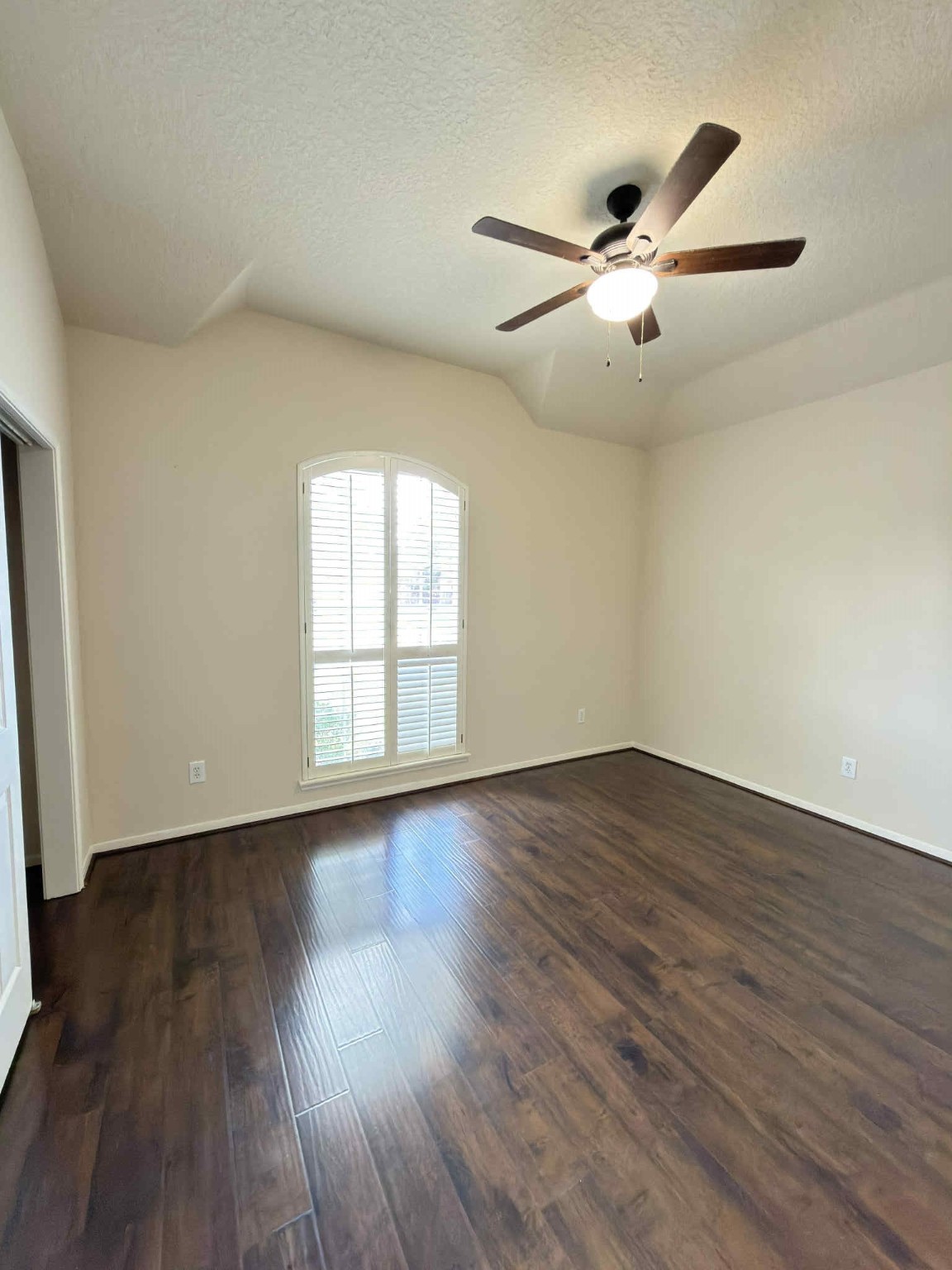 9531 Summer Run Houston, TX 77064 - Photo 18 of 29 a view of empty room with wooden floor and fan
