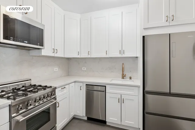 $675,000 | 370 East 76th Street, Unit B1008 | Lenox Hill