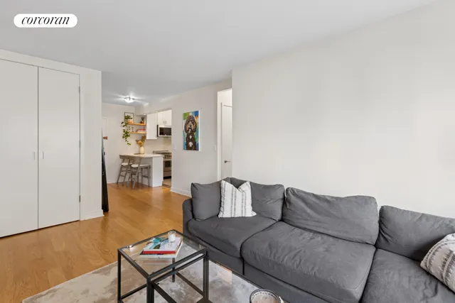 $675,000 | 370 East 76th Street, Unit B1008 | Lenox Hill