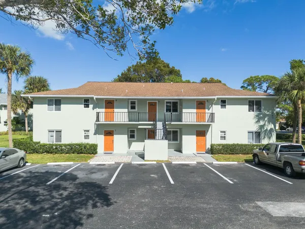 $1,850 | 983 Northwest Spruce Ridge Drive, Unit 4, Stuart, FL 34994