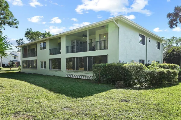 $1,850 | 983 Northwest Spruce Ridge Drive, Unit 4, Stuart, FL 34994