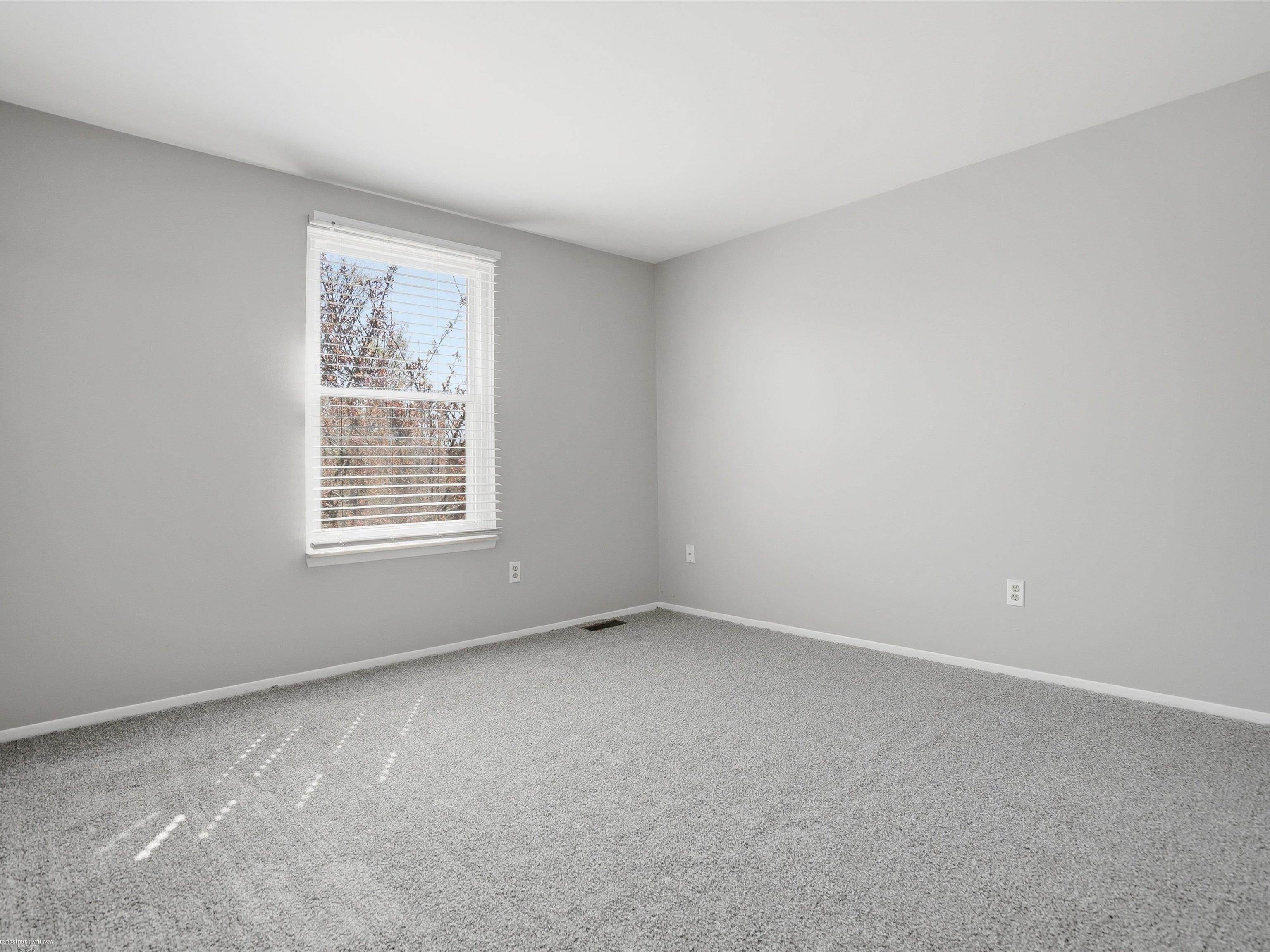 1405 Shaker Street Troy, MI 48083 - Photo 29 of 51 50205374-f27a9ca8-1aa1-433c-b748-4b6000ecd11d.JPG