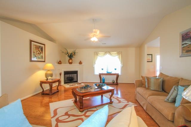 112 St James Court Anderson, SC 29621 - Photo 4 of 28 Gallery Image 4