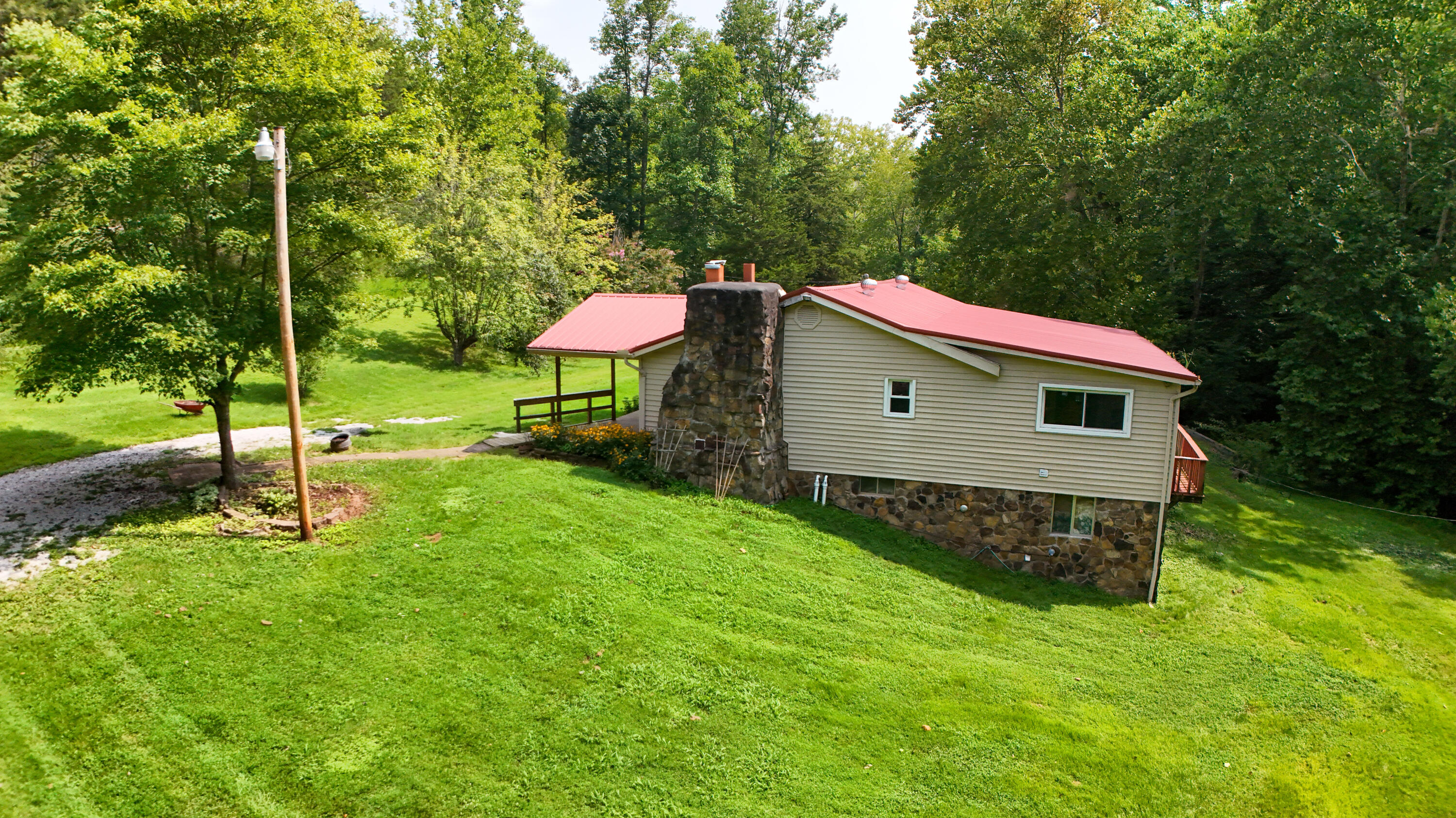 2045 Teges Creek Road Manchester, KY 40962 - Photo 6 of 78 LightroomRealEstateEdits-9