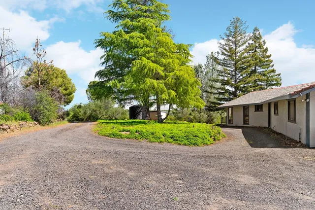 an entryway at an empty room with a window