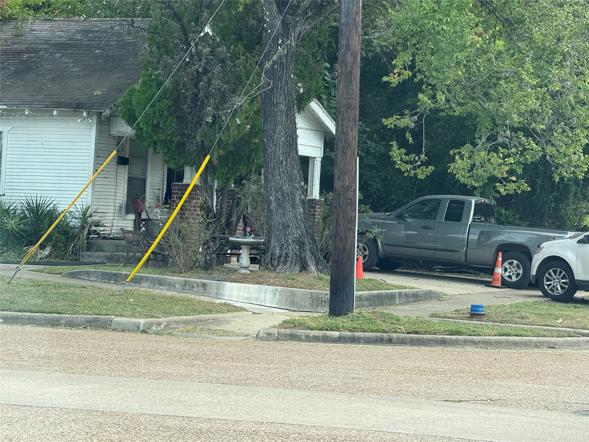 3420 Delano Street Houston, TX 77004 - Photo 6 of 9 a view of a house with a backyard