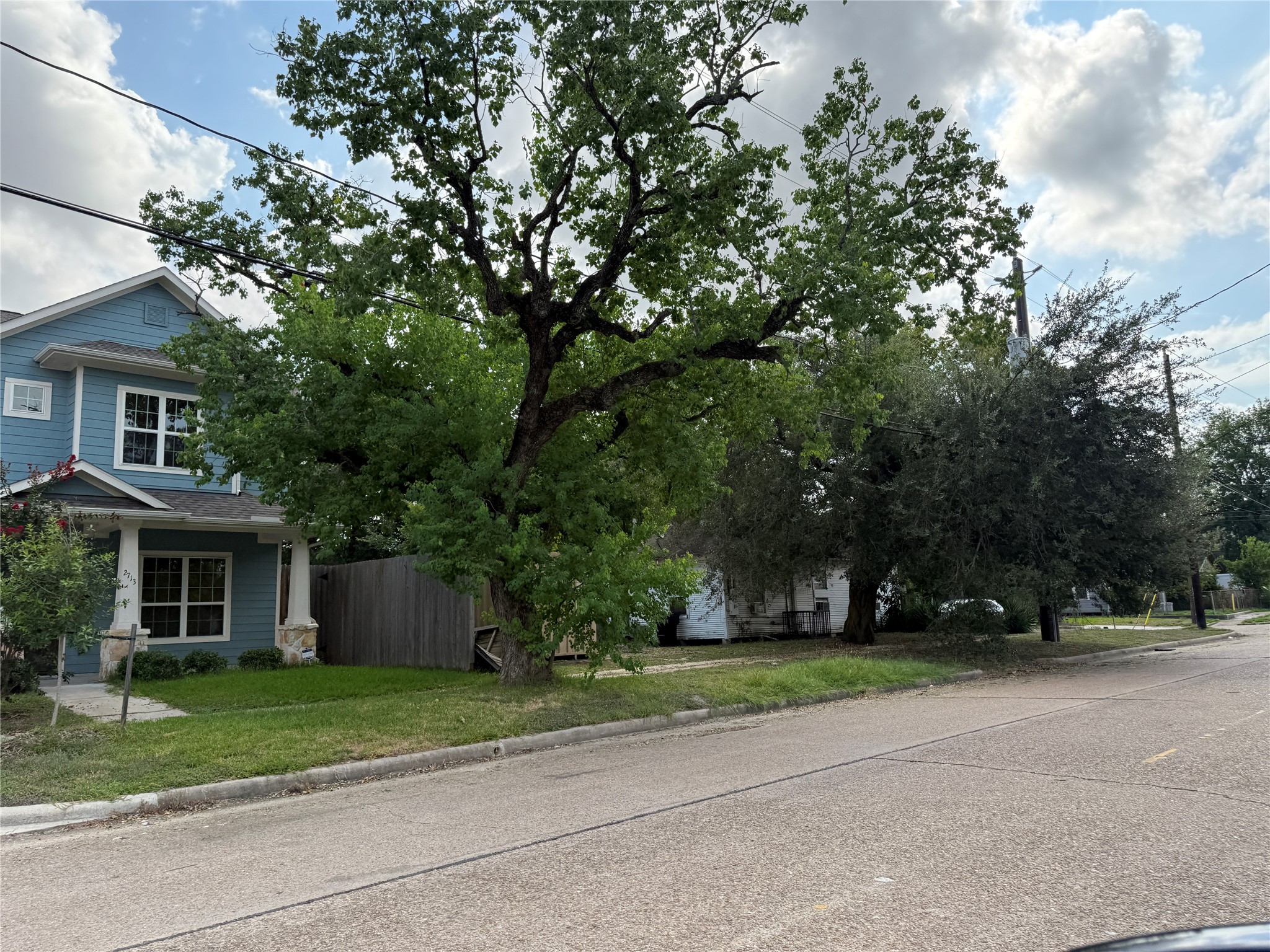 3420 Delano Street Houston, TX 77004 - Photo 8 of 9 a view of a house with a yard