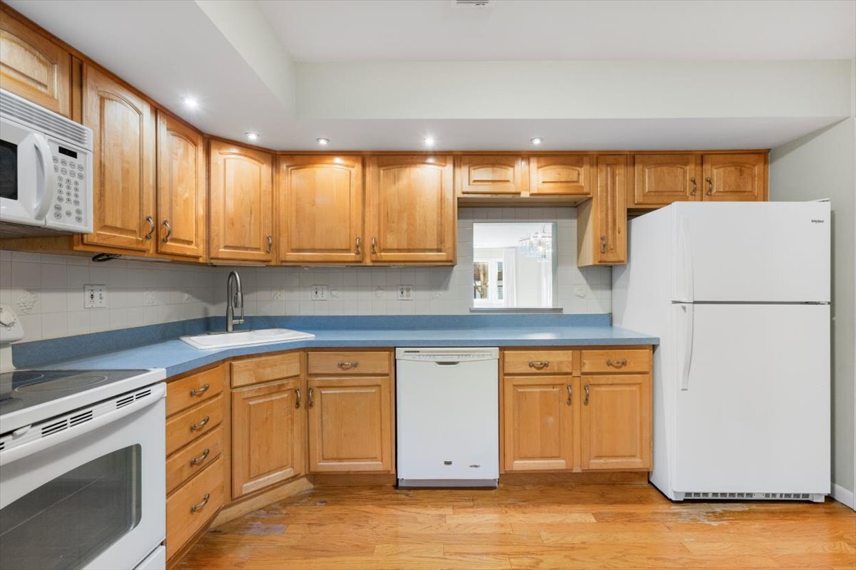 701 Ridge Road, Unit 2B Wilmette, IL 60091 - Photo 9 of 15