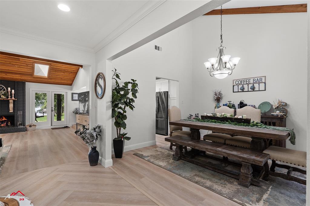 342 Merritt Road Benton, LA 71006 - Photo 5 of 38 a view of a livingroom with furniture and window