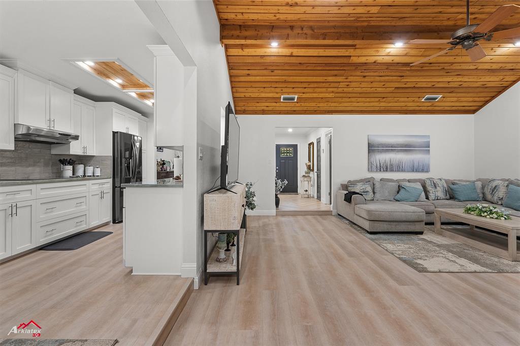 342 Merritt Road Benton, LA 71006 - Photo 10 of 38 a living room with furniture and a wooden floor