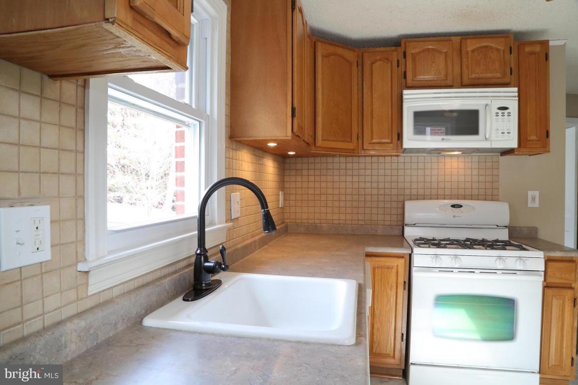 1836 Chesley Road York, PA 17403 - Photo 11 of 16 Gallery Image 11