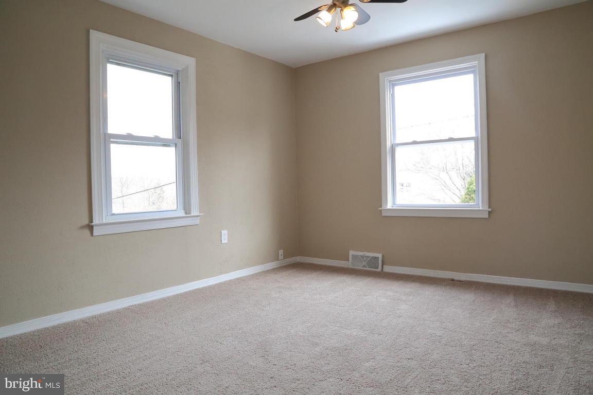 1836 Chesley Road York, PA 17403 - Photo 4 of 16 Gallery Image 4