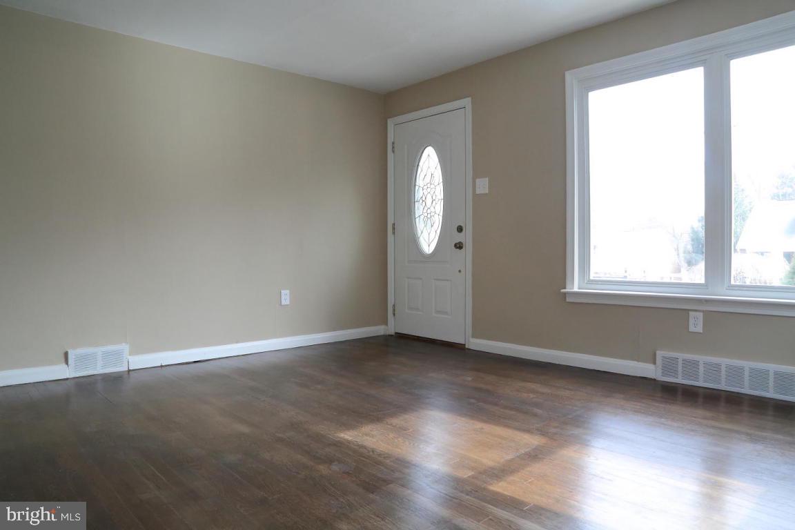 1836 Chesley Road York, PA 17403 - Photo 6 of 16 Gallery Image 6