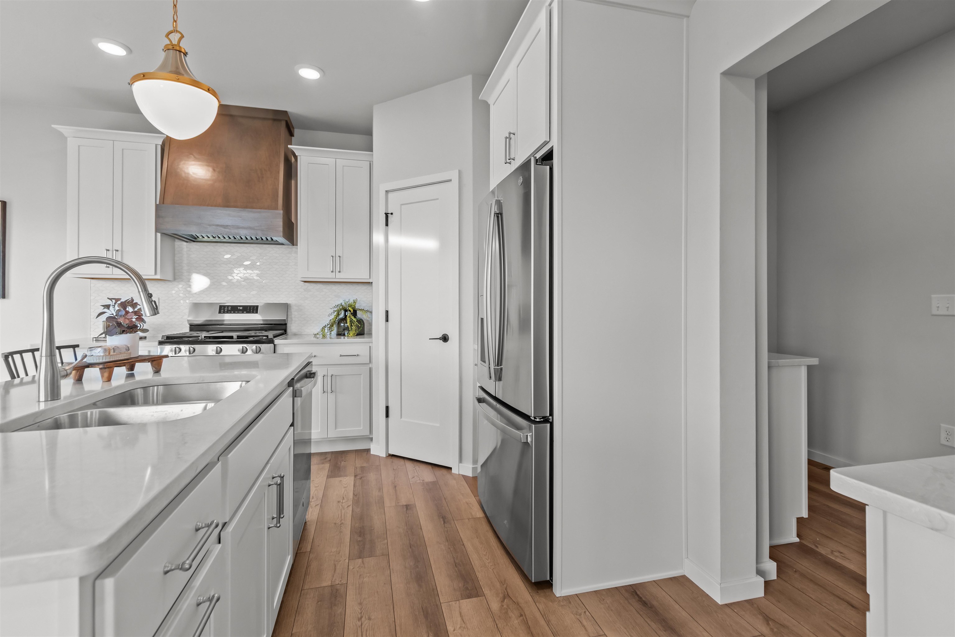 3731 Gladiolus Place Appleton, WI 54913 - Photo 3 of 41