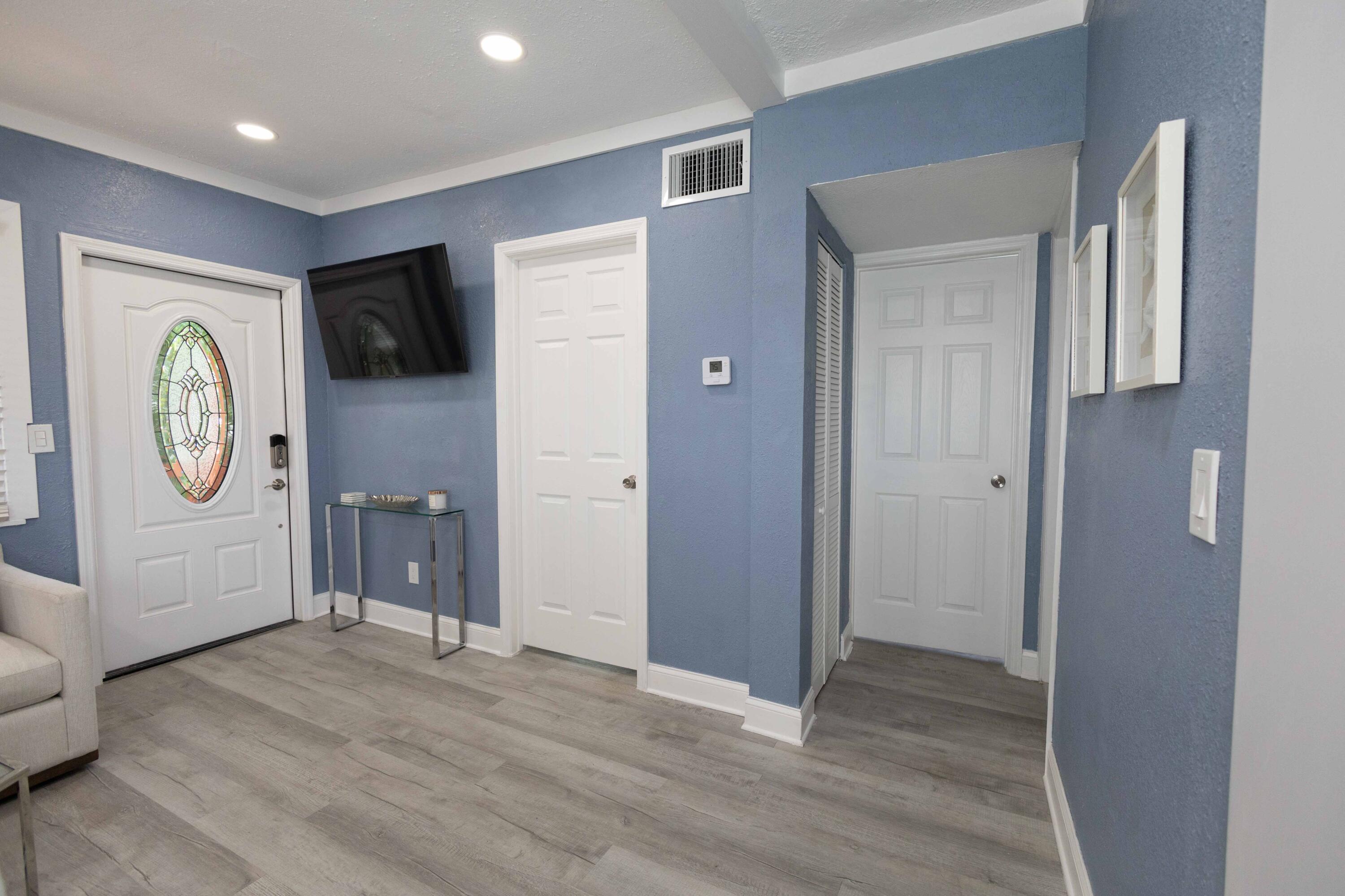 420 Avenida Alegre, Unit 4 West Palm Beach, FL 33405 - Photo 5 of 33 a view of hallway with washer and dryer