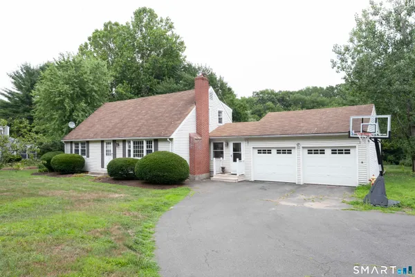 $3,400 | 26 Deepwood Road, Simsbury, CT 06070