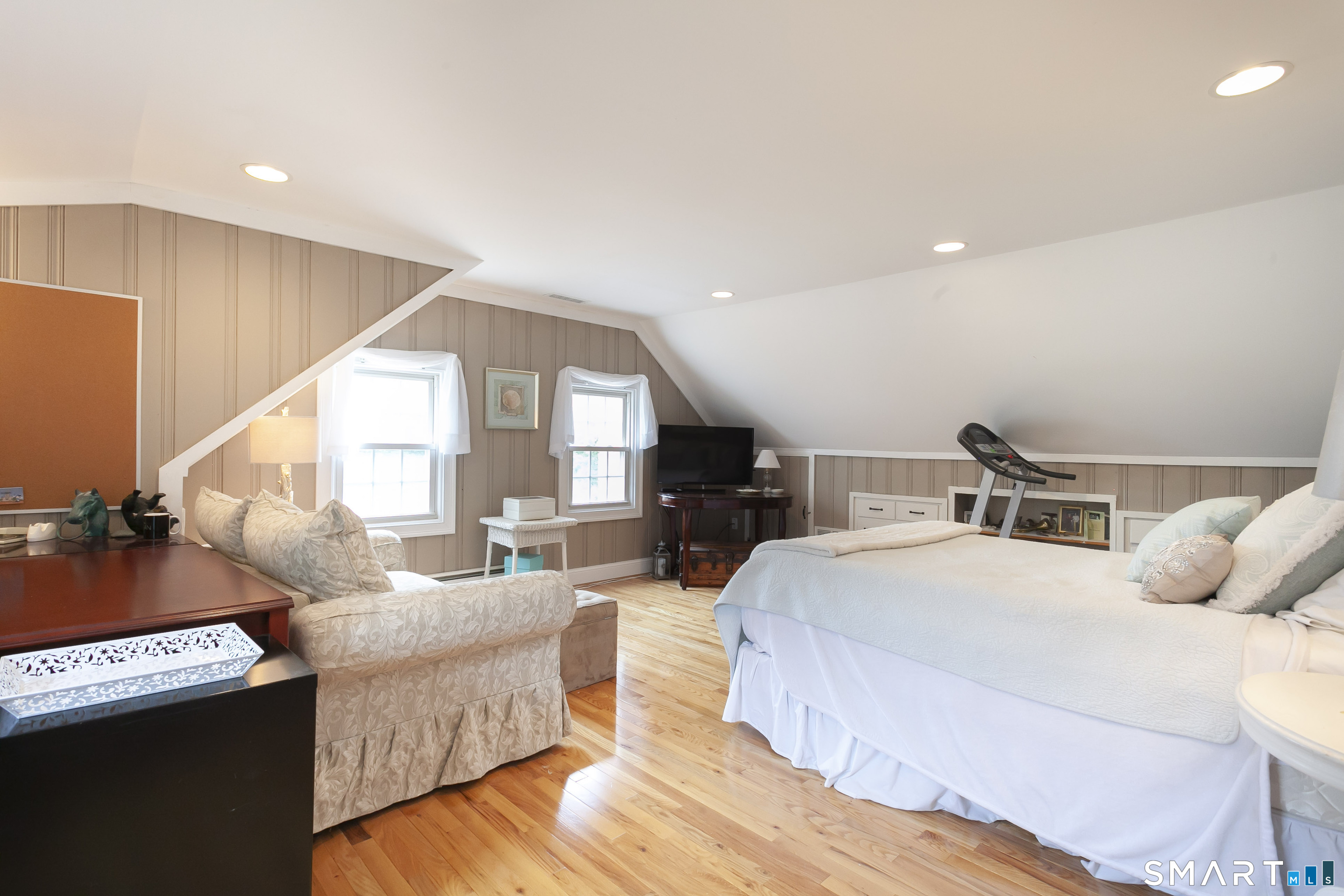 26 Deepwood Road Simsbury, CT 06070 - Photo 18 of 34
