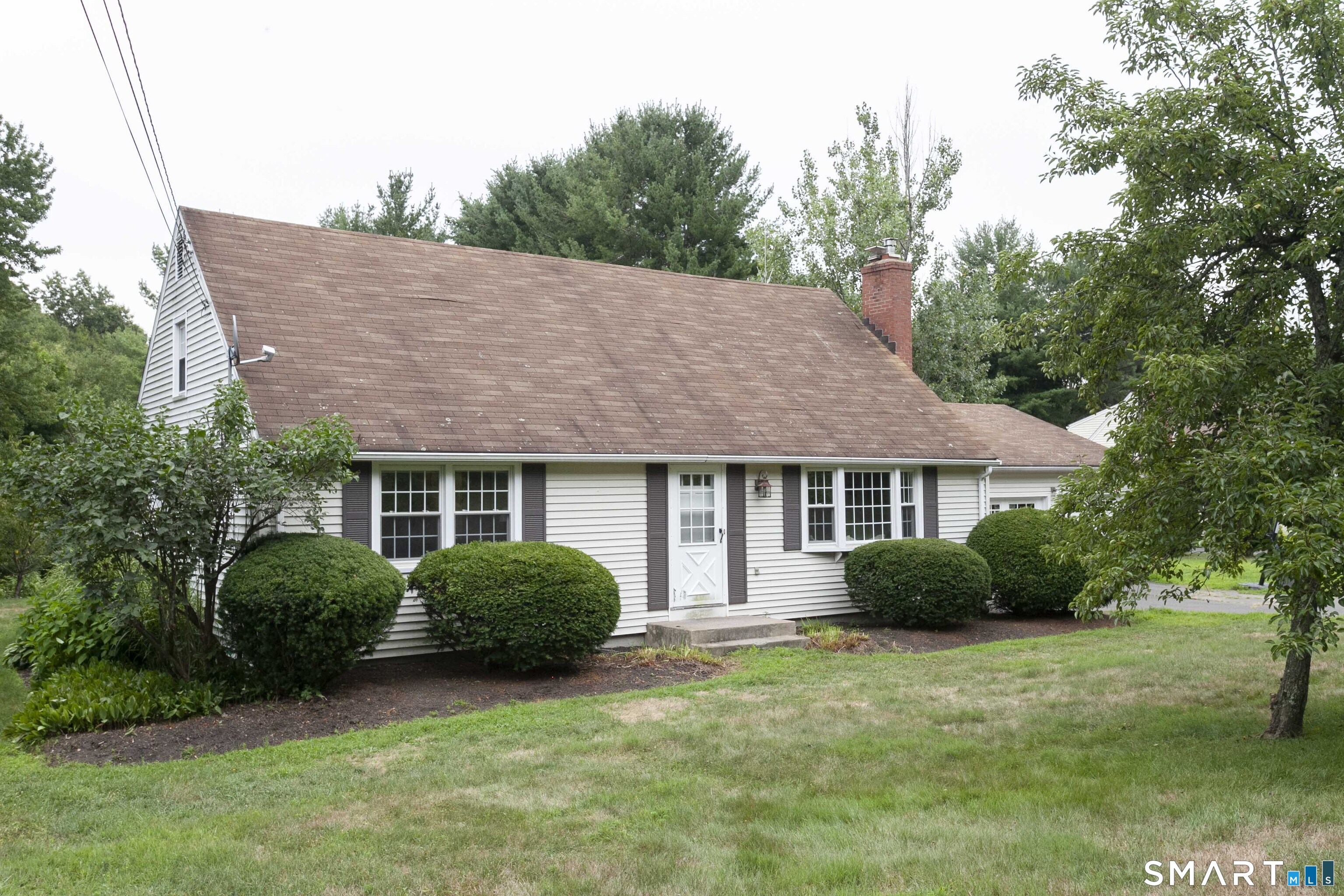 26 Deepwood Road Simsbury, CT 06070 - Photo 3 of 34
