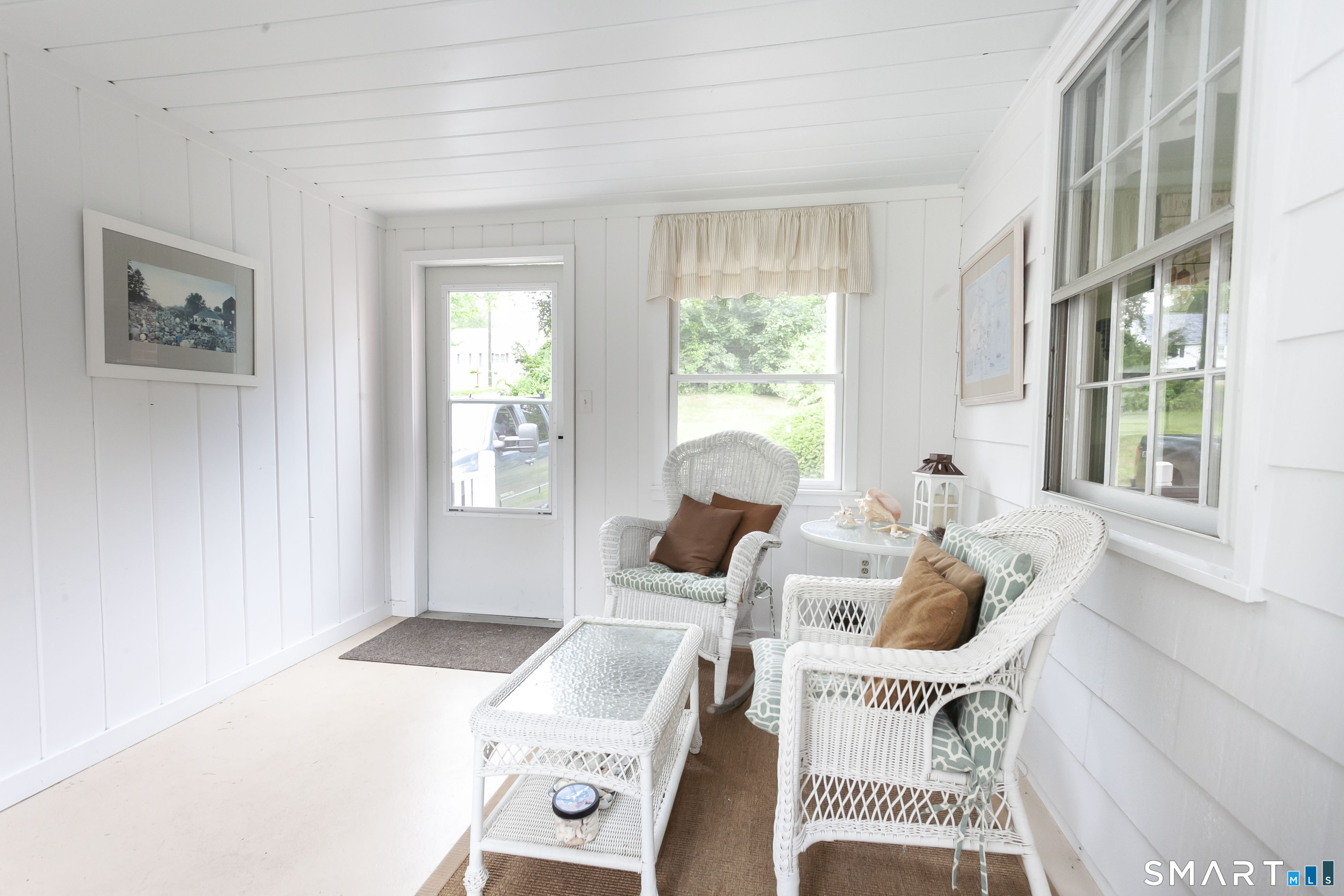 26 Deepwood Road Simsbury, CT 06070 - Photo 5 of 34