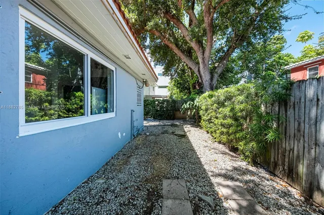 $1,375 | 551 Northeast 61st Street, Unit 5, Miami, FL 33137