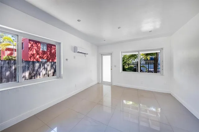 $1,375 | 551 Northeast 61st Street, Unit 5, Miami, FL 33137