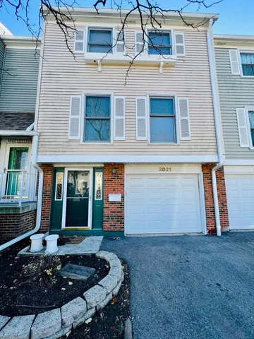 $2,700 | 2021 Farnham Court, Schaumburg, IL 60169