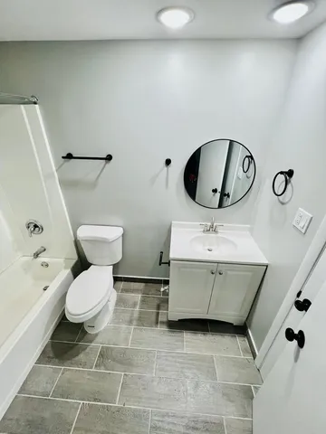 $2,700 | 2021 Farnham Court, Schaumburg, IL 60169