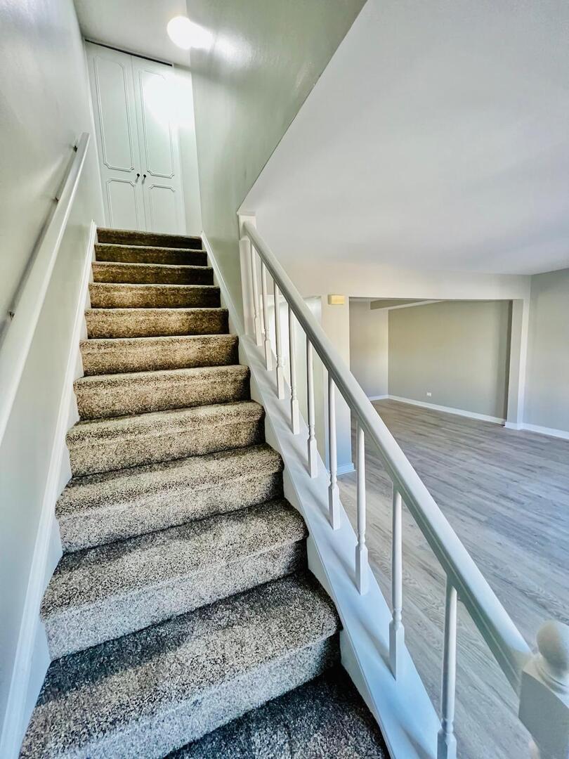 2021 Farnham Court Schaumburg, IL 60169 - Photo 14 of 16 a view of entryway